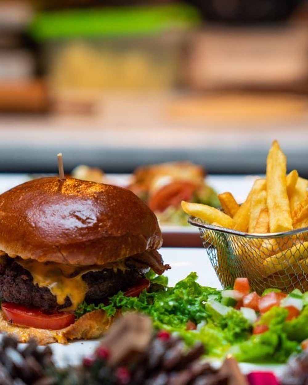 Bacon cheeseburger et frites du Boj
